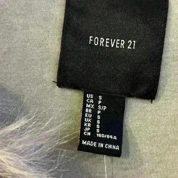 Forever 21Women's Gray Faux Fur Vest Size S Fall Winter Casual - Picture 2 of 7